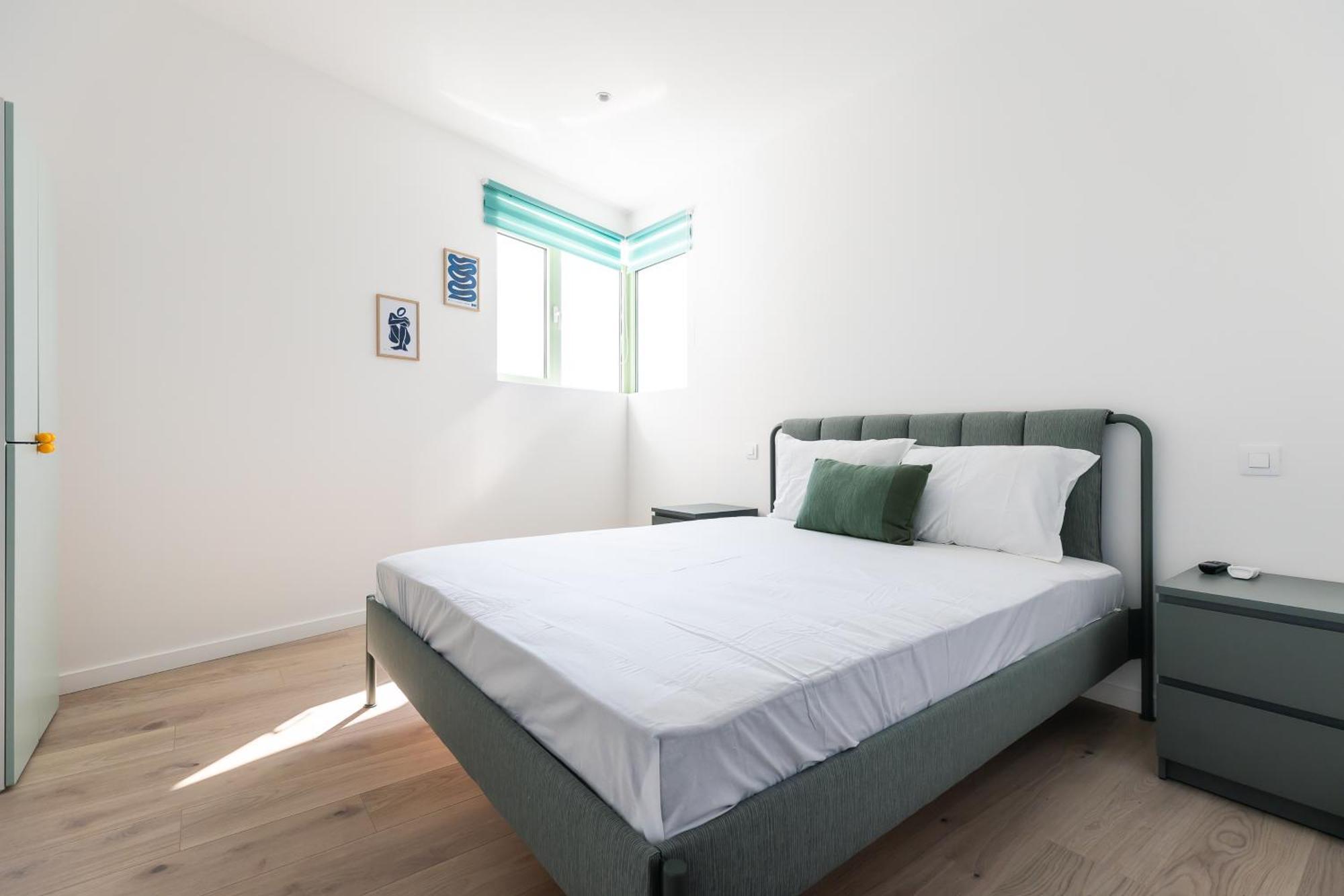 דירה Roots One - Lakeview Escape With Balcony & Parking