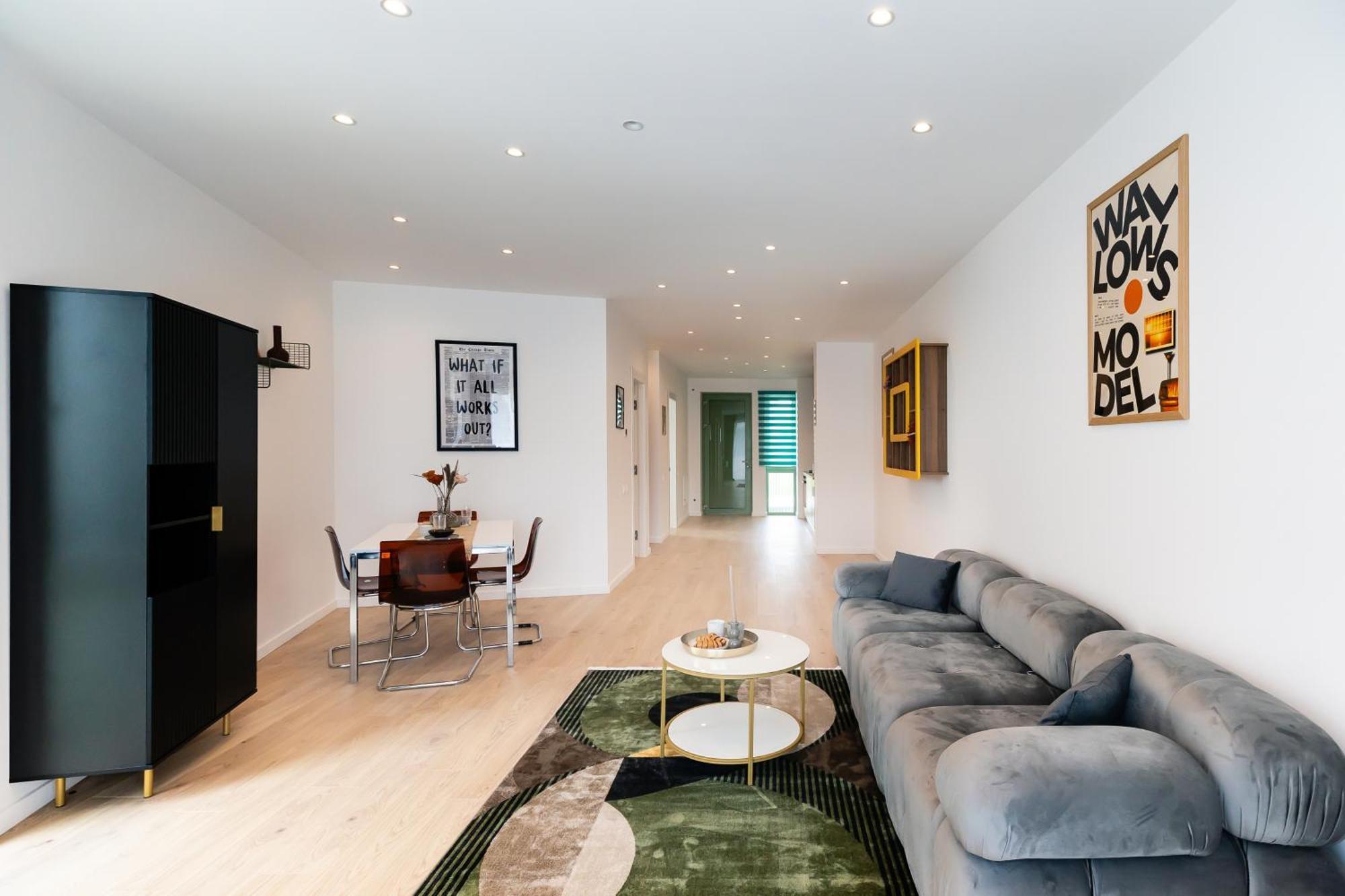 Roots One - Lakeview Escape With Balcony & Parking בוקרשט